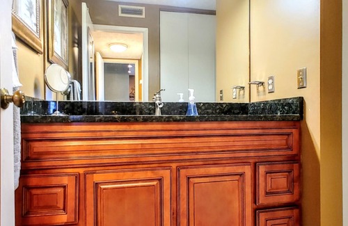 Upper Grand Lagoon Villa | Peaceful Waterfront 1 Bedroom Villa in Bay Point
