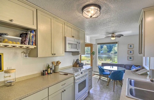 East Olympia Cottage | Peaceful Waterfront Cottage w/ SUPs, Kayaks & More