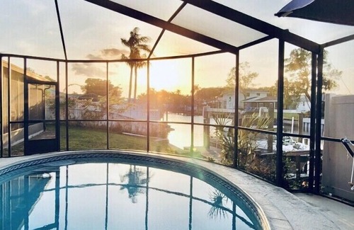 Bay Crest Park House | Peaceful Waterfront Pool Home