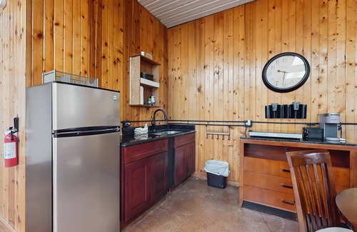 Covert House | Peaceful wooded escape w/kitchenette, gas grill, WIFI, lakes & trails nearby