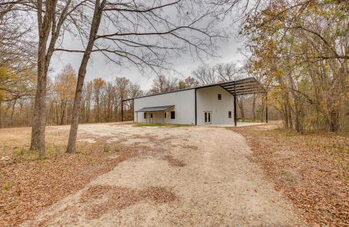 Yantis House | Peaceful Yantis Retreat - 1 Mi to Lake Fork!