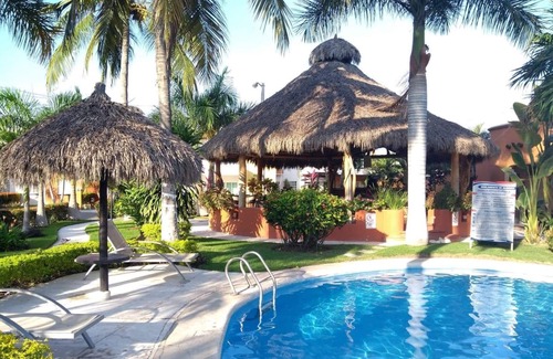Valle Dorado House | peacefull retreat with pool, nearby beaches within secure gated community.nnnn
