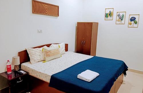 Tapovan Apartment | Peacelily Hotel - AC rooms with netflix in upper tapovan, also available for monthly rent 25K