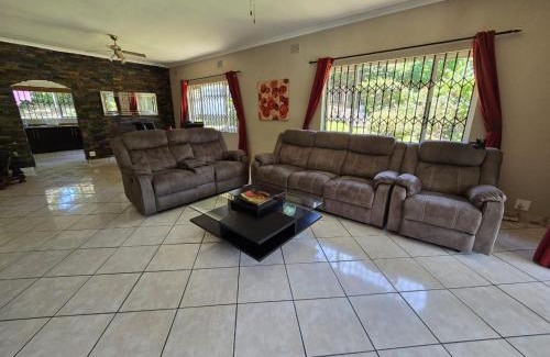 Umtentweni House | Peaceville