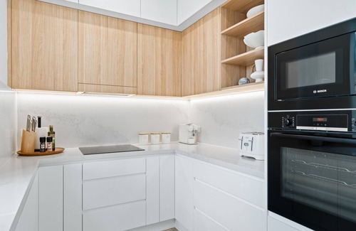 Elizabeth Bay Apartment | Peach Apartment at Palm View Collective