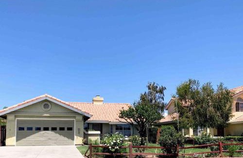 Hemet House | Peach Blossom Country House
