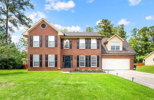 Sandtown House | Peach City Oasis Atl near Aquarium, Truist Park