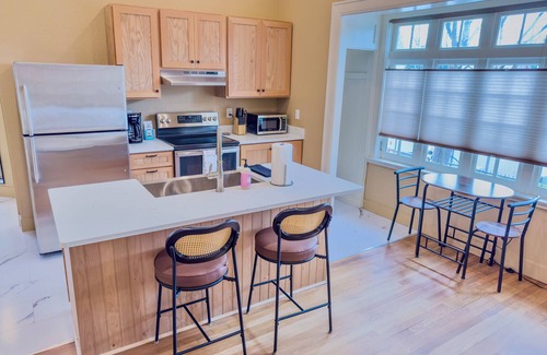 Medford Apartment | Peach Street Inn by WanderLodges