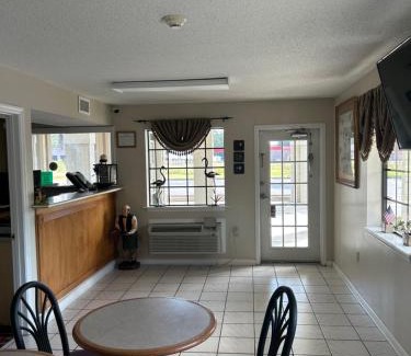 St. George Hotel | peach tree inn