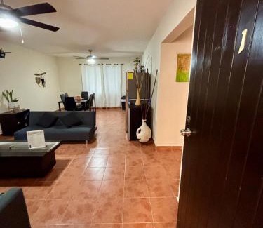 Downtown Cancun Apartment | Peach35 Apartamento céntrico, 5 min de la playa y la entrada de la zona hotelera