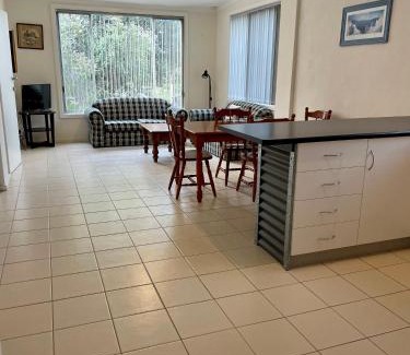 Kingscote Apartment | Peaches
