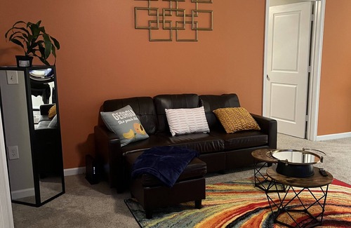 Briarcliff Heights Apartment | Peachy Getaway | North Buckhead Gem