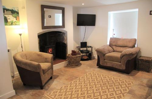 Cinderford House | Peacock Cottage