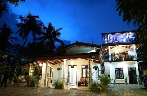 Kathaluwa Hotel | Peacock Heaven Ahangama