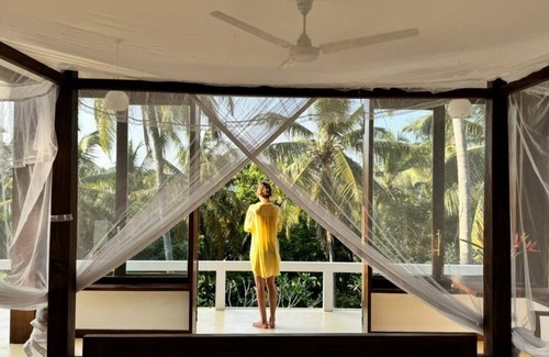 Ahangama Villa | Peacock Point - Whole Villa 2 Bedroom (Sleeps 4)