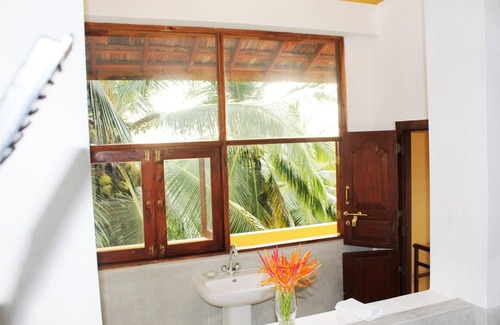 Ahangama Villa | Peacock Point - Whole Villa 2 Bedroom (Sleeps 4)