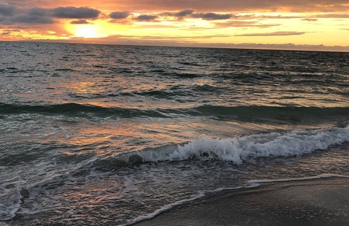 Longbeach Village House | Peacock Villa: Home on Longboat Key by RVA
