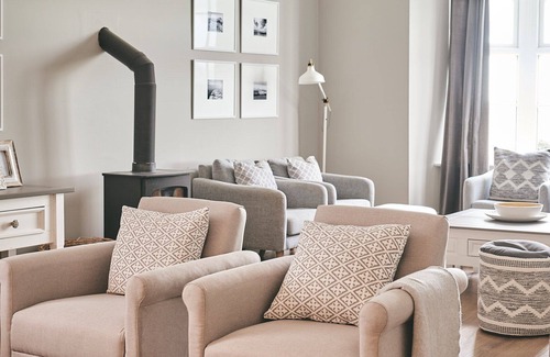 Llanerchymedd Cottage | Peak Farmhouse - Luxury Cottages
