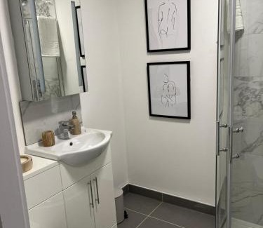 Leek Apartment | Peak Willow Apartments