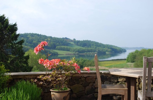 Hopton House | PeakDistrict Derbyshire luxury Cottage/Barn Carsington Lake views superfastWiFi