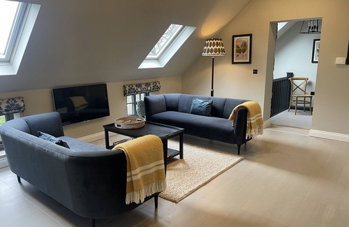Hopton House | PeakDistrict Derbyshire luxury Cottage/Barn Carsington Lake views superfastWiFi