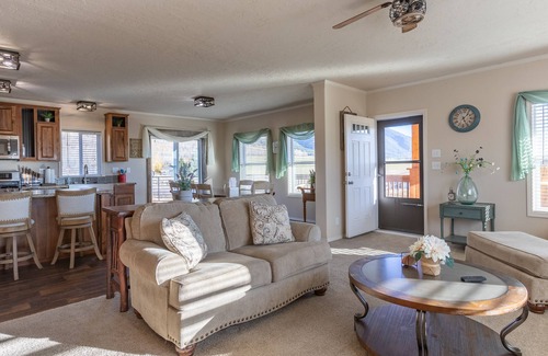 Etna House | Peaks Paradise ⁓ Mtn Views ⁓ Hot tub ⁓ Game room