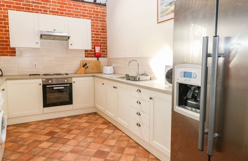 Foxley House | PEAR TREE, family friendly, with a garden in Wood Norton