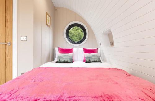 Holsworthy House | Pear Tree Pod with secluded outdoor bath - Dog Friendly