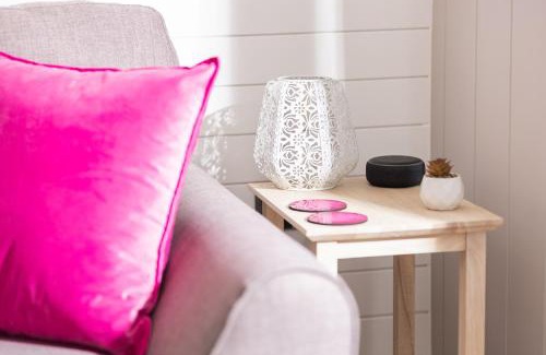 Holsworthy House | Pear Tree Pod with secluded outdoor bath - Dog Friendly