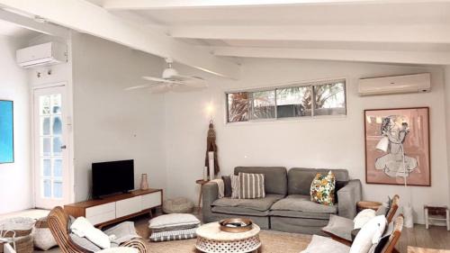 Pearl Beach House | Pearl Beach Shack, walk to beach, pet friendly