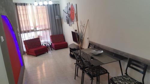 Ashkelon Apartment | Pearl by the Sea, Living room and one bedroom