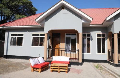 Dar es Salaam Bed & Breakfast | Pearl central Modern sweet Homestay