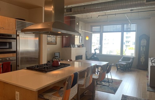 Northwest Portland Condo | Pearl District, Penthouse Terrace Unit- 2 decks , 1 block from Fields park,