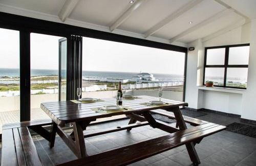Yzerfontein House | Pearl Haven, coastal comfort just steps from the shore!
