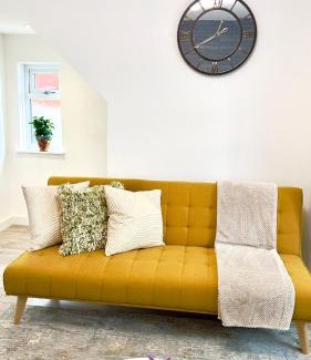 Stoke-on-Trent House | Pearl-Home at Esongrace Stays