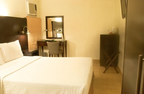 Ermita Night District Hotel | Pearl Lane Hotel