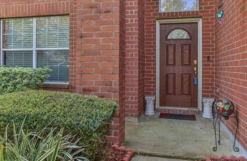 Pearland House | Pearl of Pearland - Minutes to Houston Downtown, Medical Center, NASA, Galveston