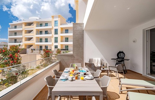Lagos Apartment | Pearl of the Marina Lagos Apartment by Ideal Homes