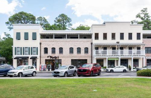 Bluffton House | Pearl of the Promenade