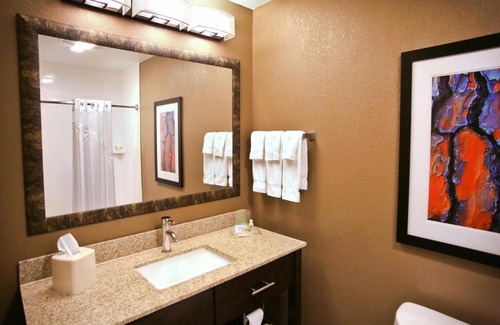 Historic Downtown La Crosse Hotel | Pearl Street Hotel
