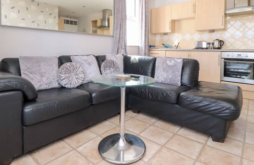 Bispham Apartment | PEARL SUITE, country holiday cottage in Bispham