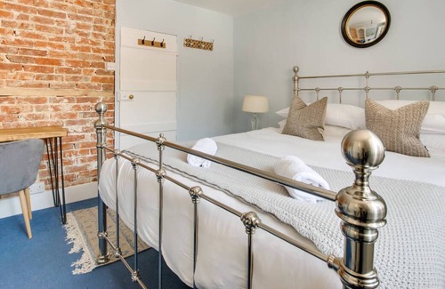 Rottingdean House | Pebble Beach Cottage