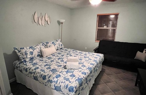 Upper Grand Lagoon Cottage | Pebble Cottage PCB - 2 miles to beach!