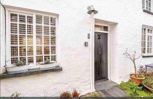 Aberdovey House | Pebble Cottage