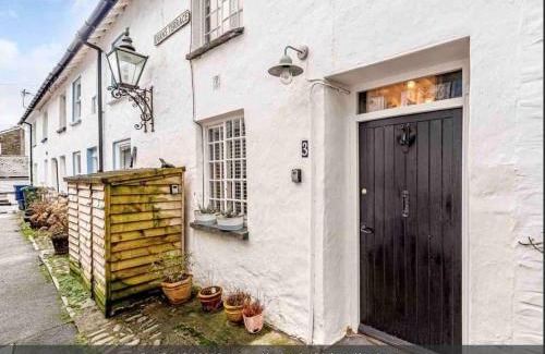 Aberdovey House | Pebble Cottage