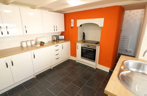 Portreath Cottage | PEBBLE COTTAGE, pet friendly, country holiday cottage in Portreath