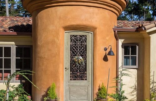 Pebble Beach Cottage | Pebble Cottage: New, Elegant And Steps Away From The Lodge And Stevenson School