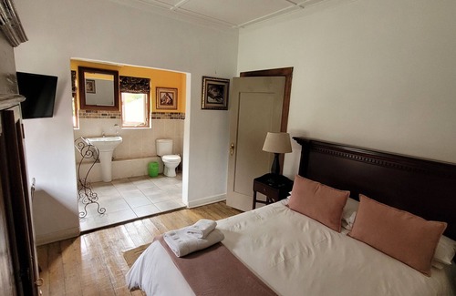 Brooklyn House | Pebble Fountain Guesthouse