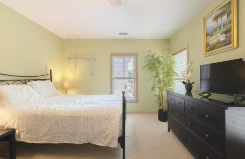 Douglas House | Pebble Hideaway-downtown Douglas and close to beach!