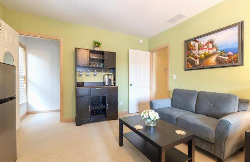 Douglas House | Pebble Hideaway-downtown Douglas and close to beach!
